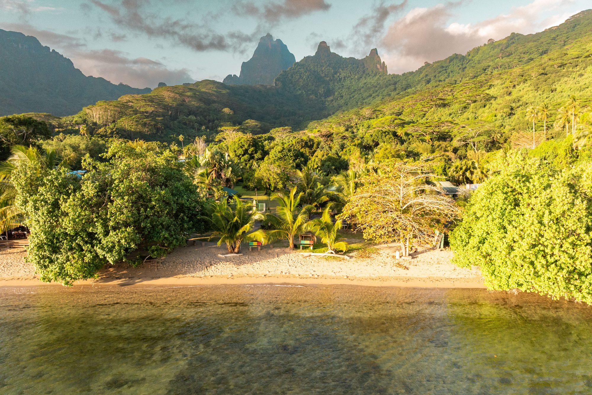Le Haapiti Surf — Oceanfront Surf Estate & Hospitality Opportunity, Haapiti, French Polynesia — photo 2