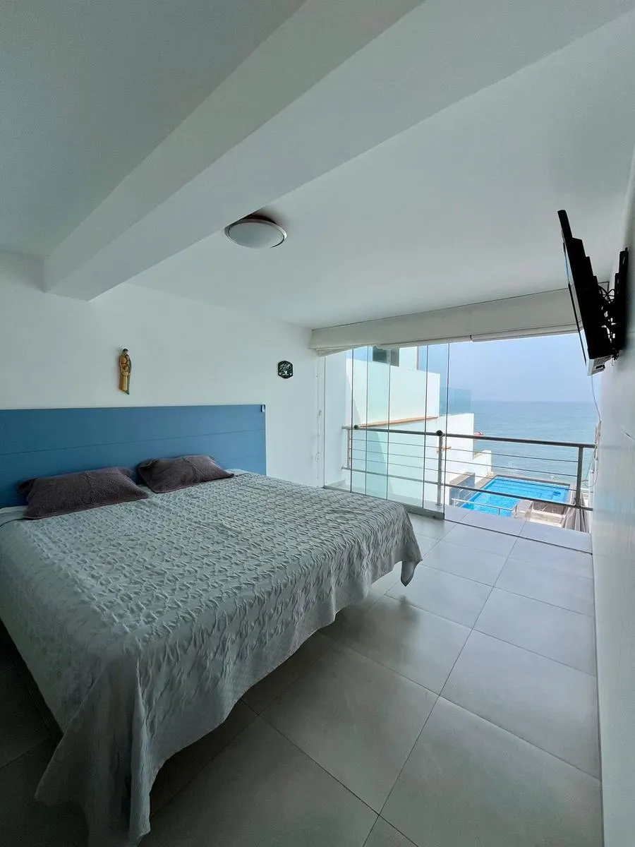 Oceanfront Surf House on Playa Caballeros - Punta Hermosa, Lima, Peru — photo 5