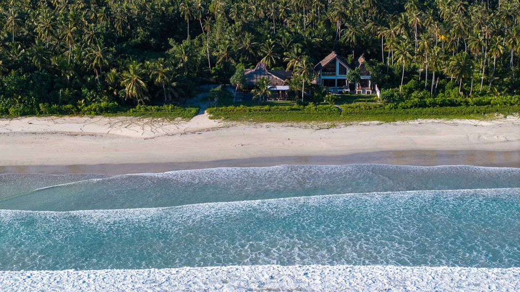 Villa Marbella Mentawai - Beachfront Surf Villa with Pool & Guest Flat, Indonesia — photo 5