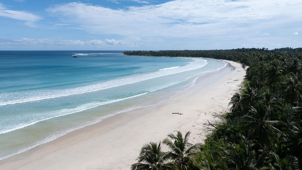 Villa Marbella Mentawai - Beachfront Surf Villa with Pool & Guest Flat, Indonesia — photo 4