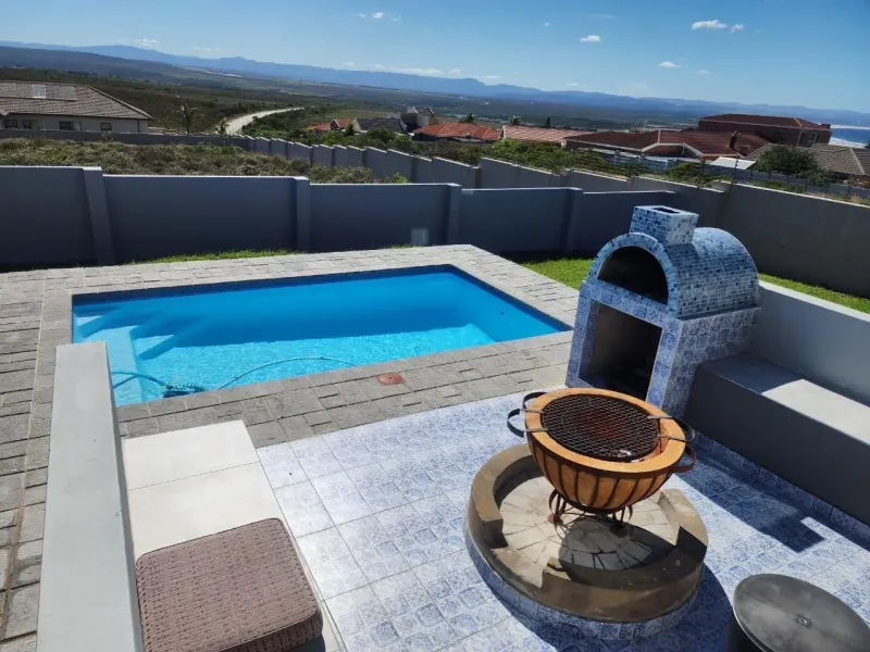 3 Bedroom House for Sale in Blue Waters Estate - 2