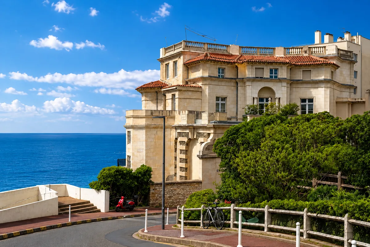 biarritz-beachfront-surf-villa-playa-miramar
