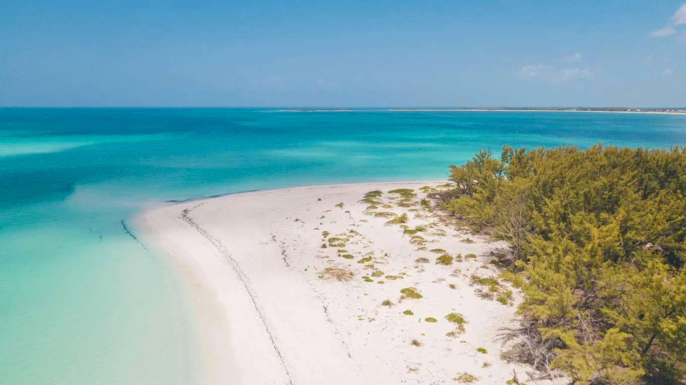 hawks-nest-cay-The-berry-islands-bahamas-caribbean