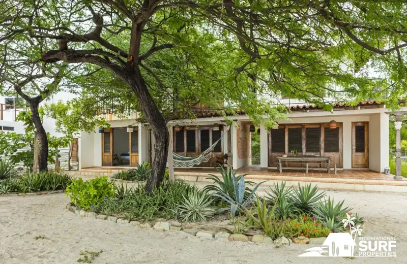 Popoyo Surf House on the Beach thumbnail 1