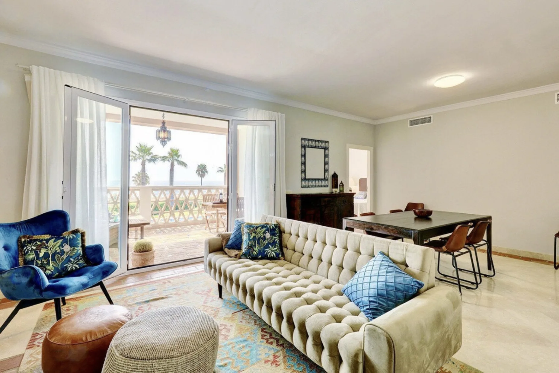 furnished-seaside-apartment-in-cesare-malaga-spain