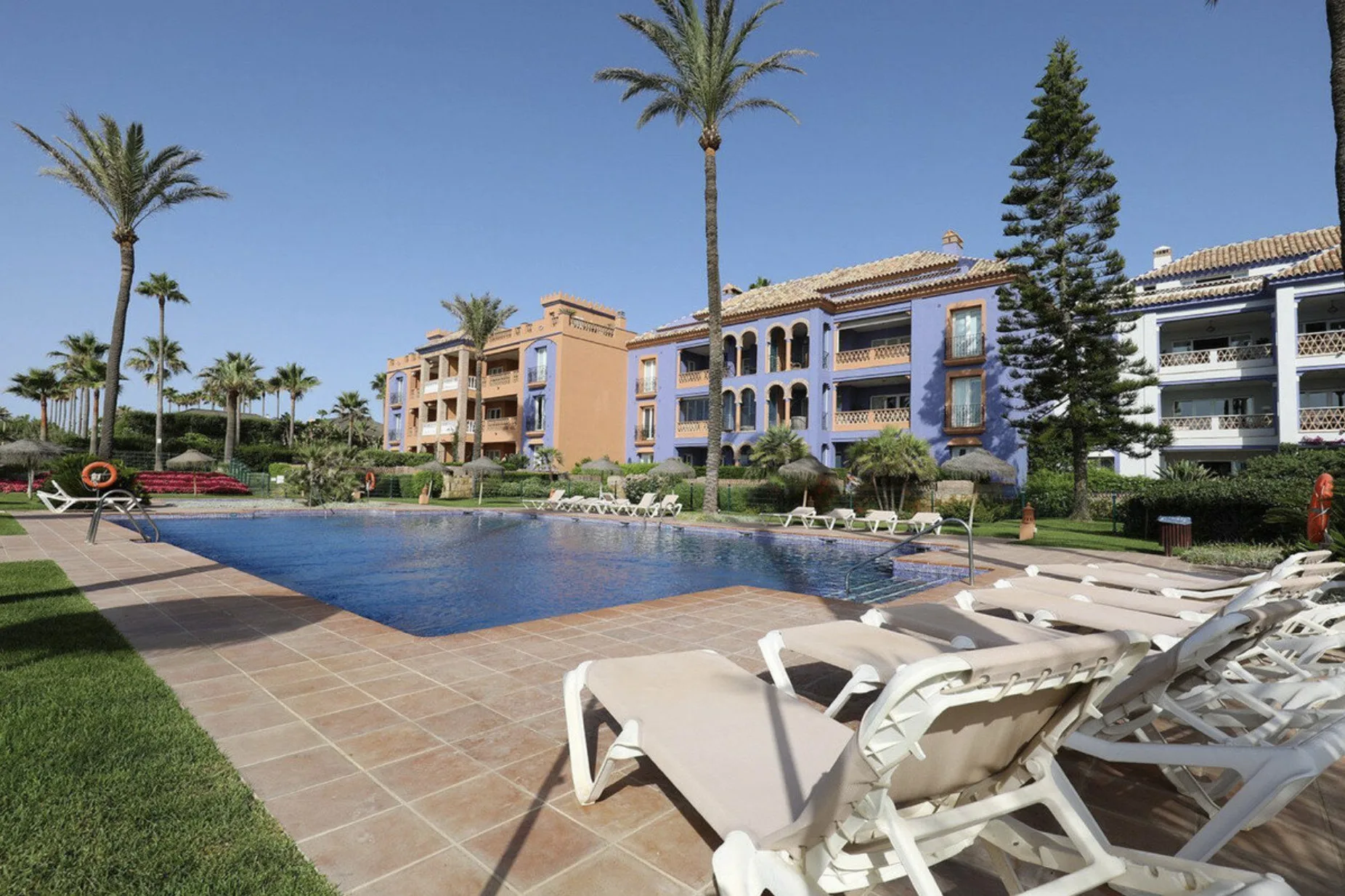 furnished-seaside-apartment-in-cesare-malaga-spain