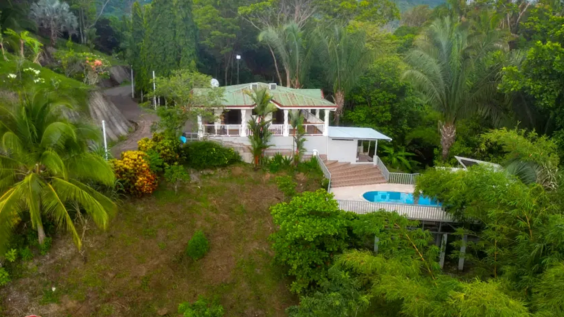 La Hierba, Costa Rica