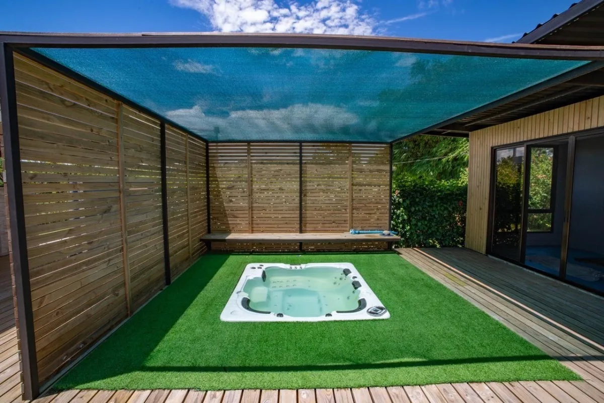 Modern Tropical Comfort in Tranquil Setting - 5