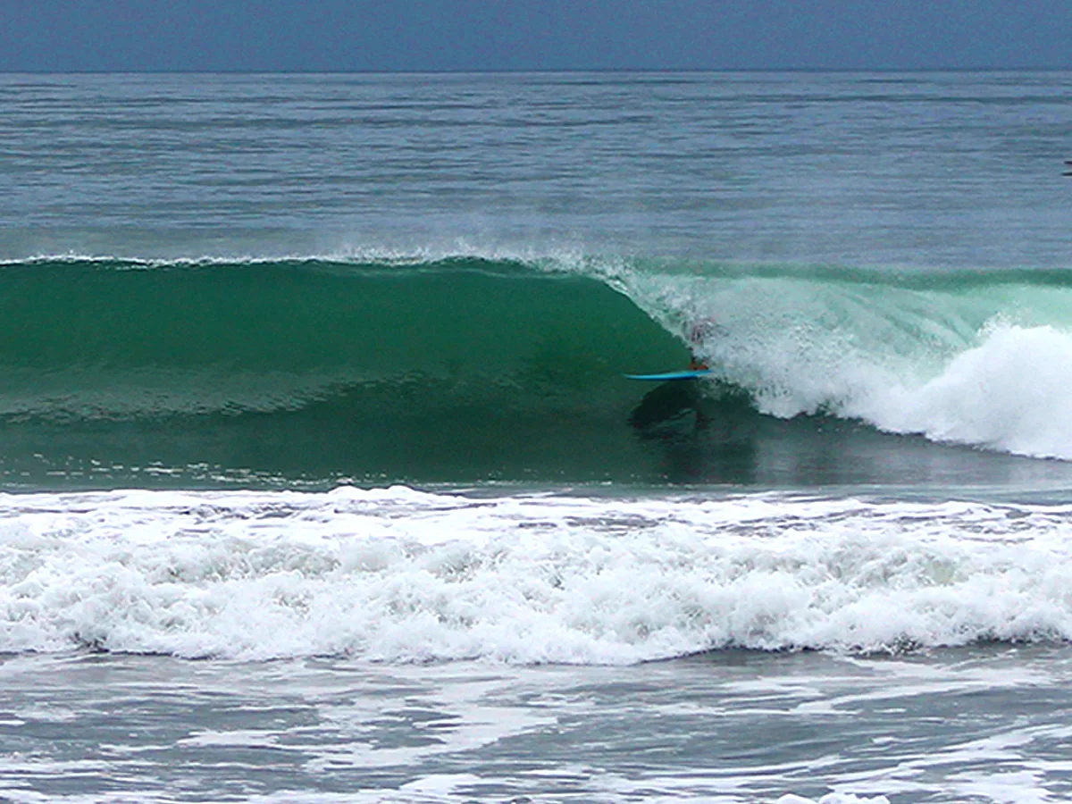 playa-zancudo-surfing-jim-habig-tube