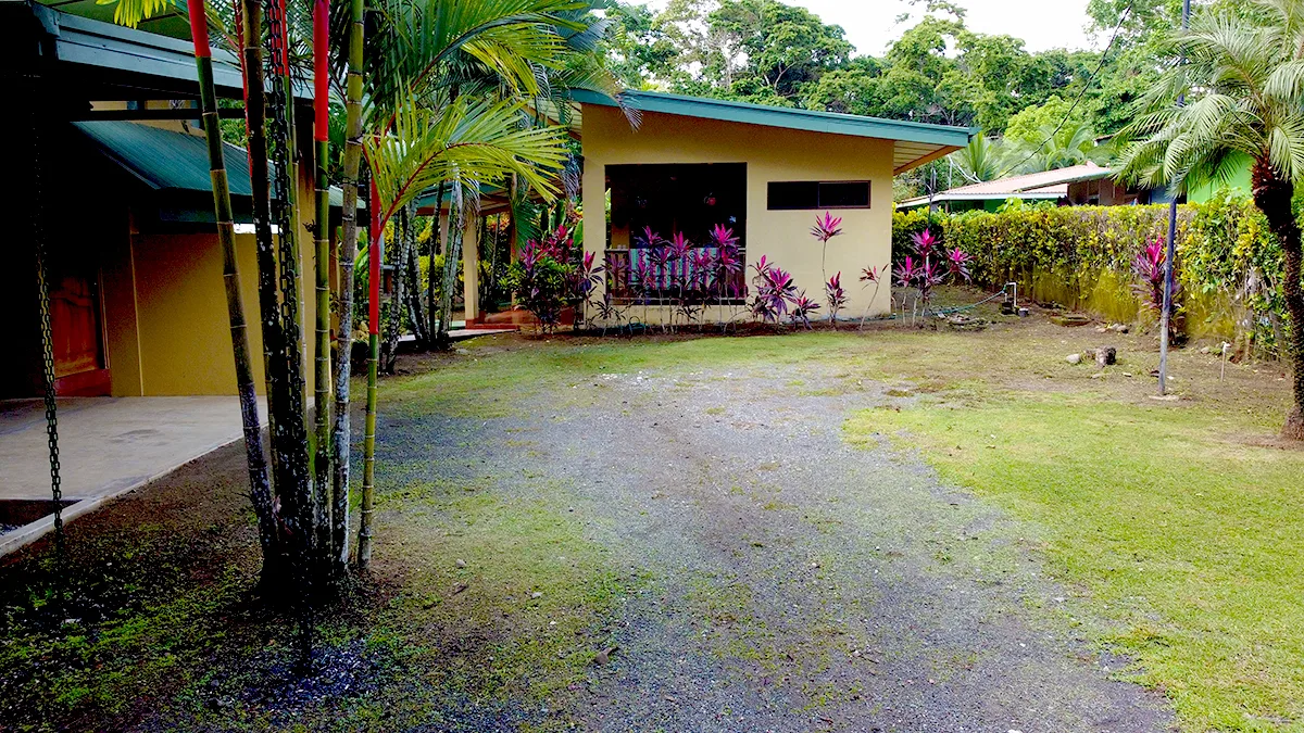 pavones-cabinas-inccome-generating-for-sale