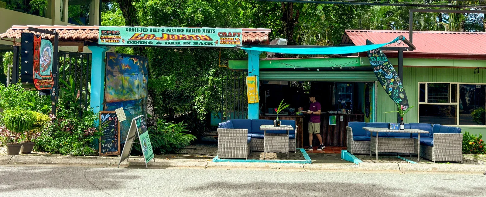 restaurant-rental-cabins-dominical-costa-rica