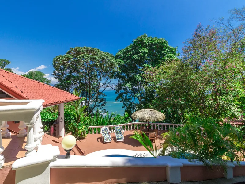 dominical-oceanview-bed-&-breakfast-for-sale