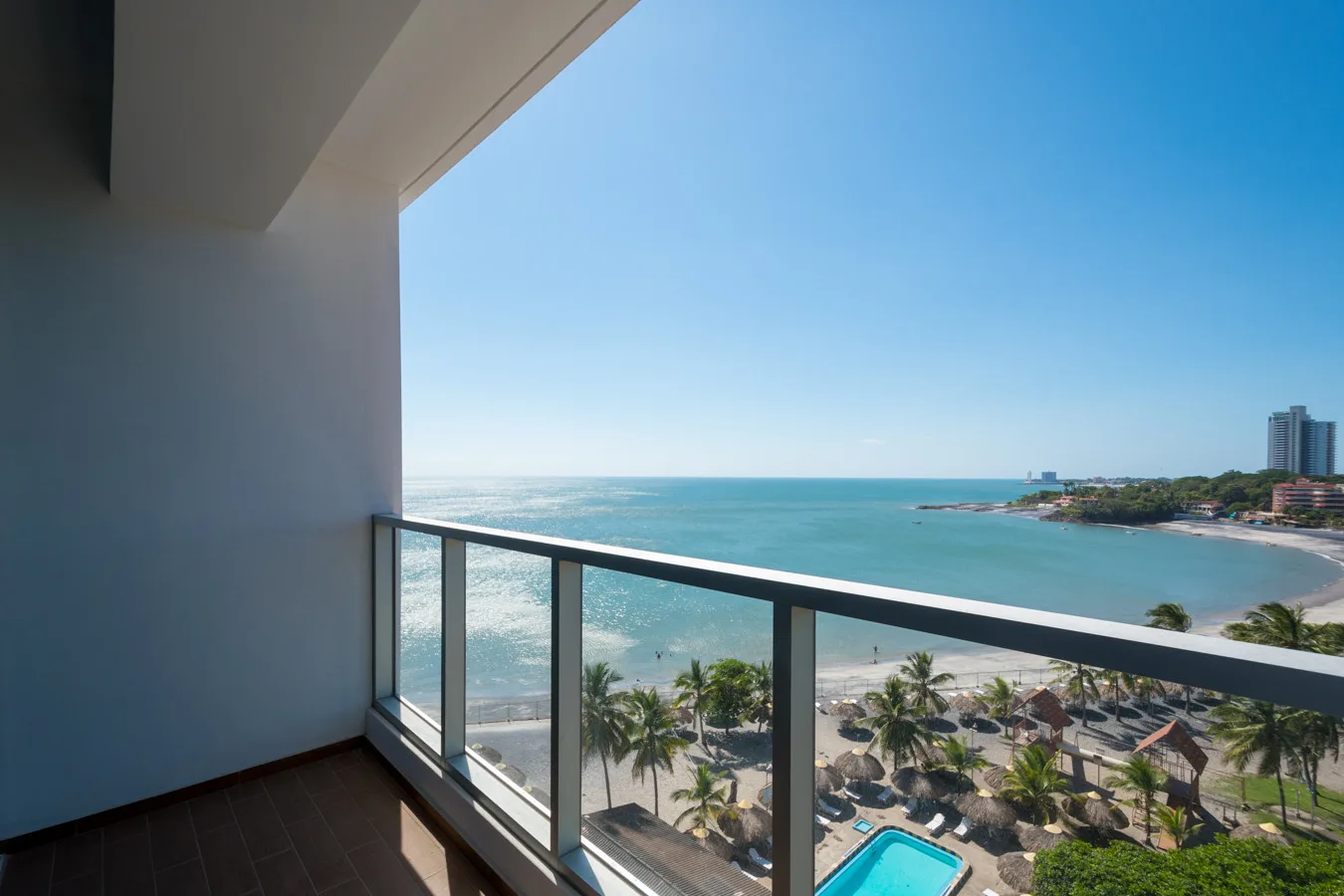 ph-royal-palm-playa-gorgona-panama-beachfront-condo-near-malibu-surf