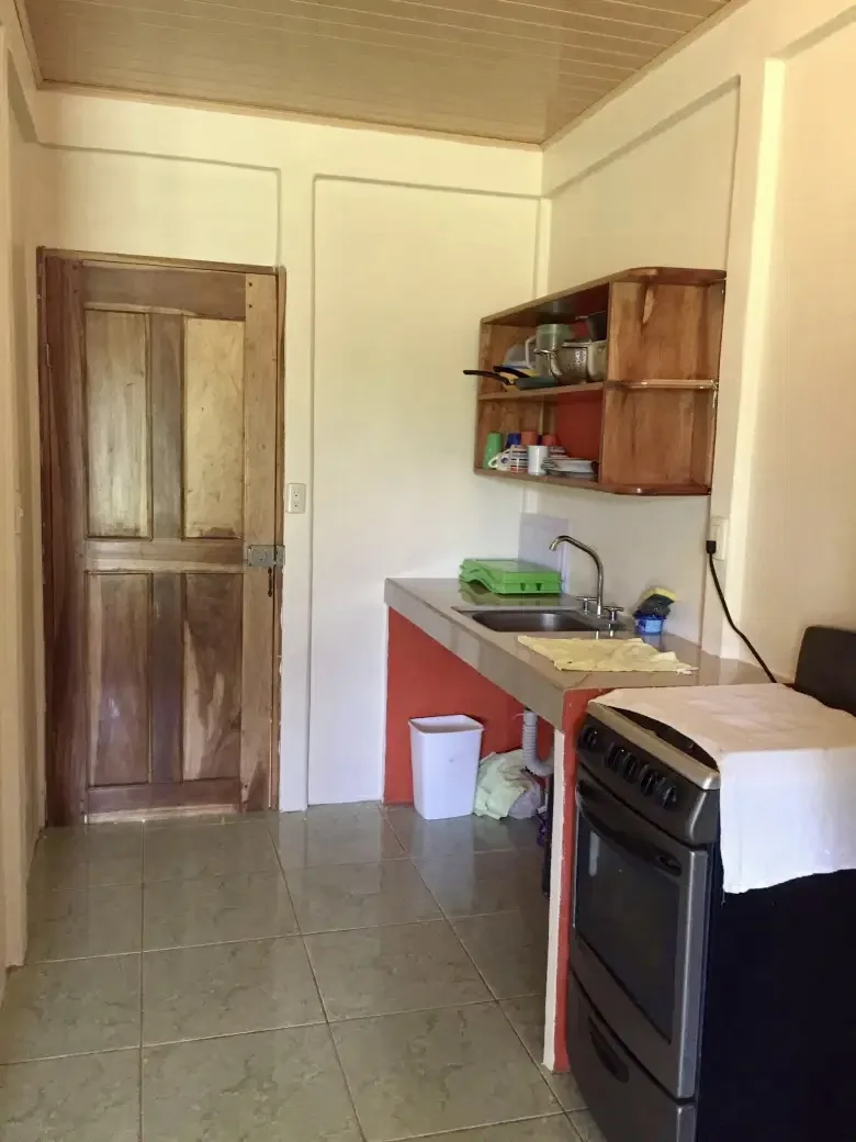 pavones-ocean-view-beach-house-kitchen