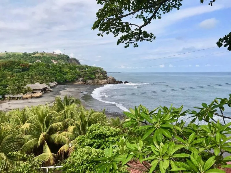 Palmarcito Oceanfront House, Playa El Palmarcito, El Salvador — photo 2