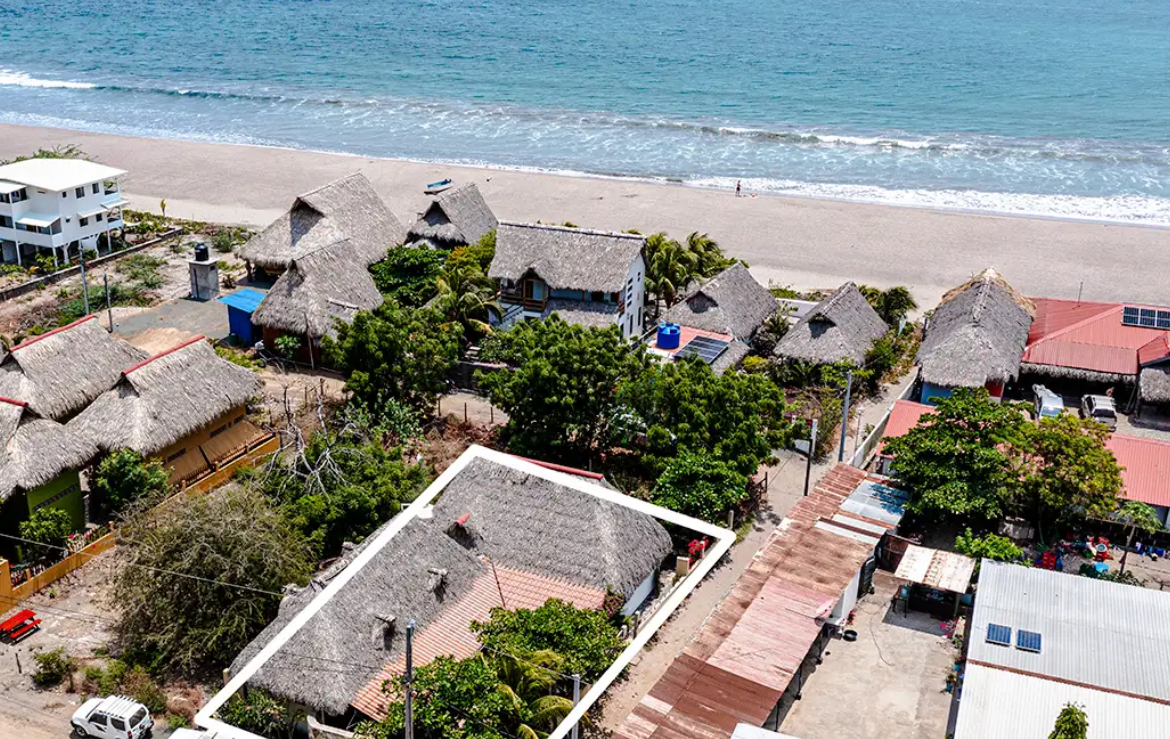 Vibra-beach-guesthouse-in-playa-guasacate