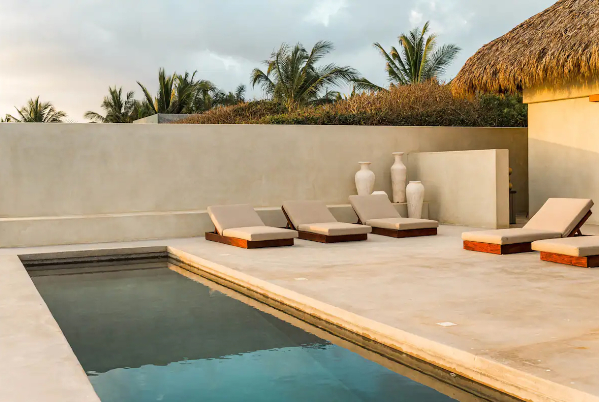 Casa-Kona-Luxurious-Beachfront-Villa-with-Stunning-Ocean-Views -16