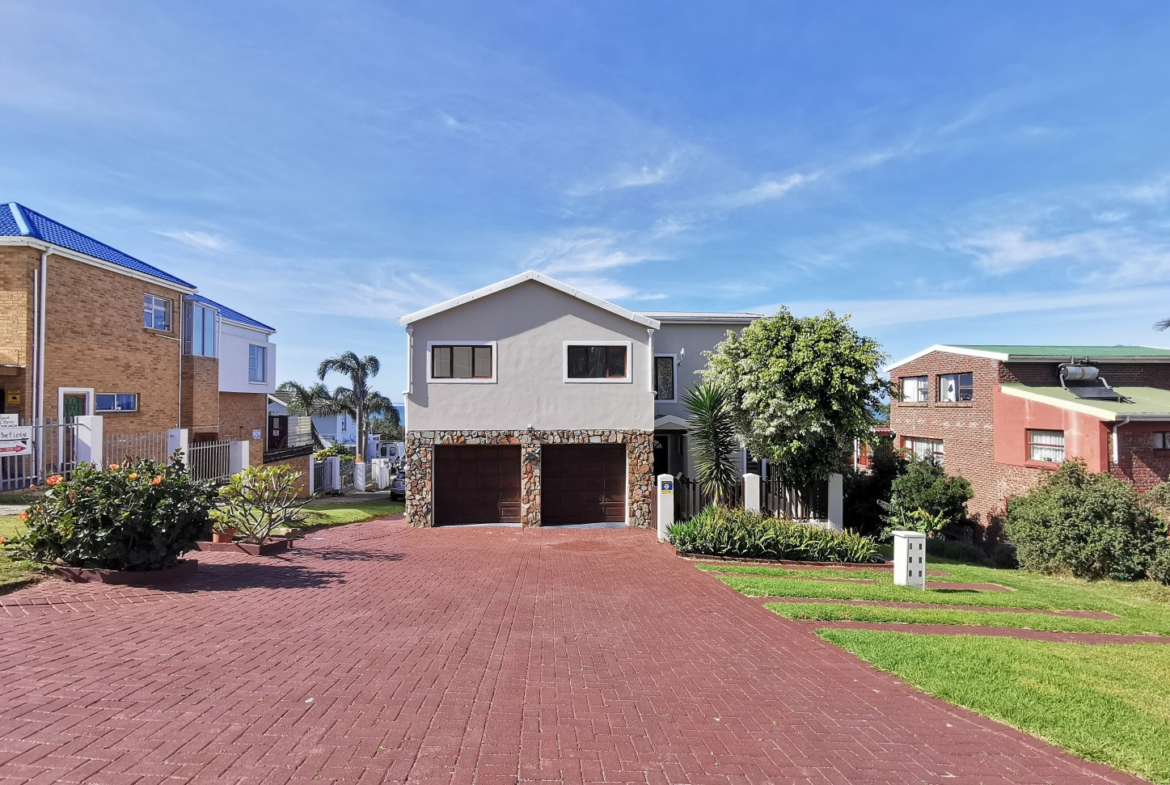 5-bedroom-oceanview-at-jeffreys-bay