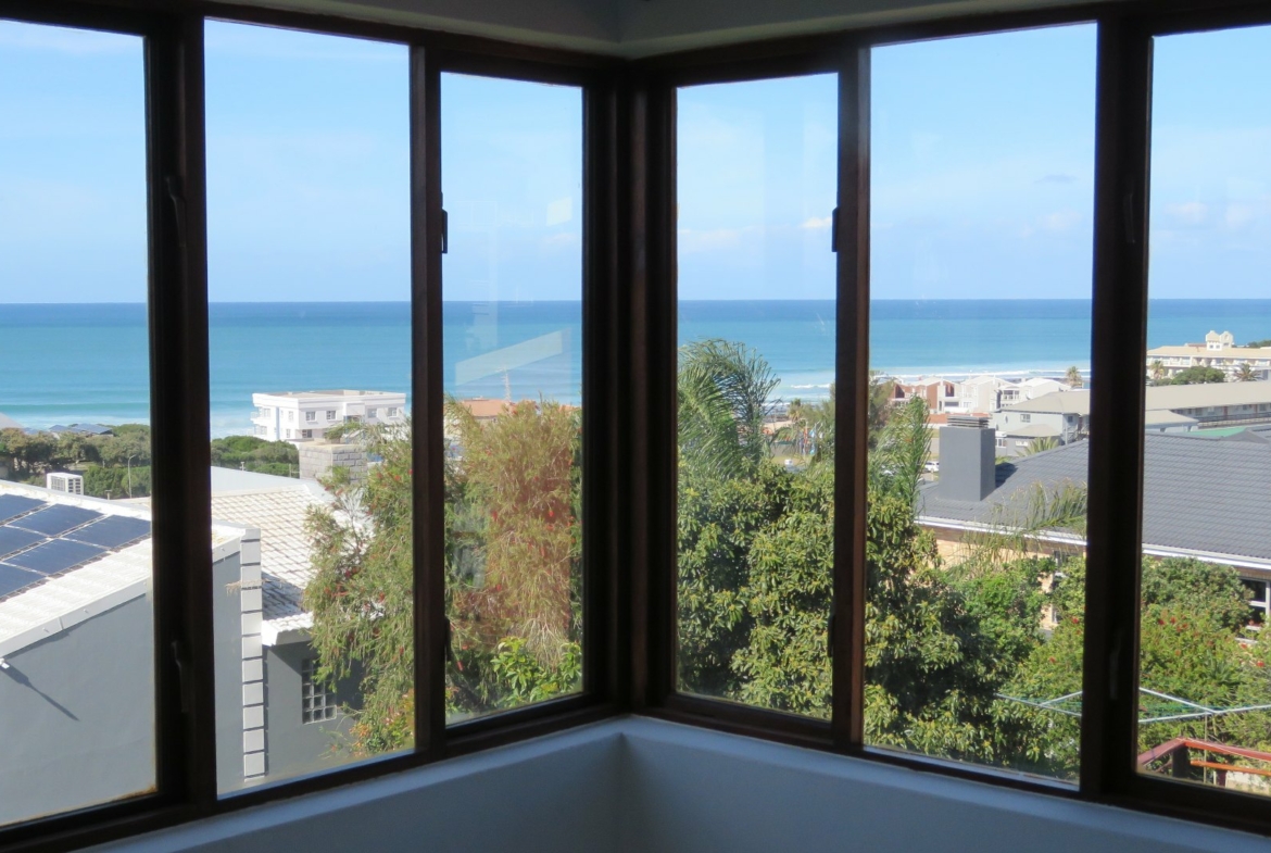 5-bedroom-oceanview-at-jeffreys-bay