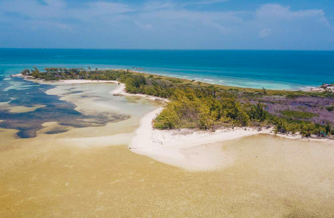 hawks-nest-cay-The-berry-islands-bahamas-caribbean