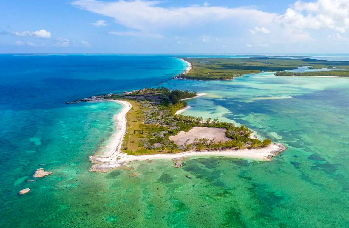 hawks-nest-cay-The-berry-islands-bahamas-caribbean