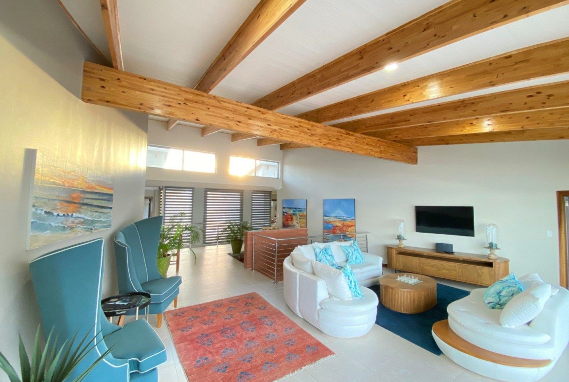 5-bedroom-on-the-sand-at-jeffreys-bay