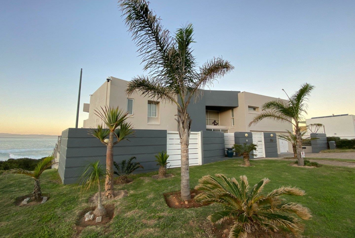 7-bedroom-surf-view-above-jeffreys-bay