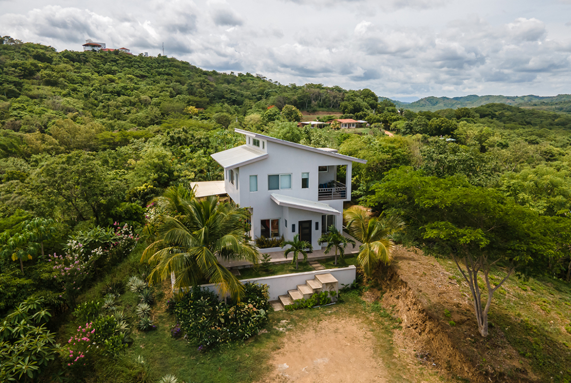 casa-loma-del-mar-ocean-view-home